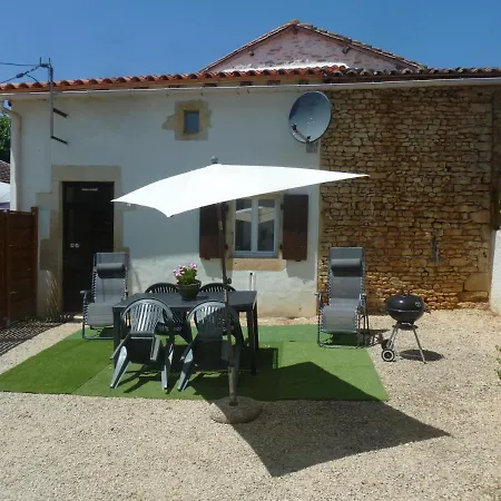 Au Chant Du Coq Vouleme Exterior photo